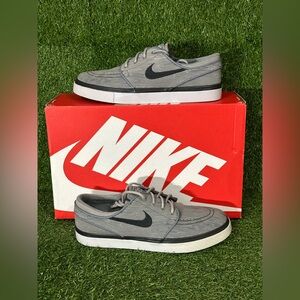 NIKE SN STEFAN JANOSKI ZOOM, SIZE 6 MENS, COOL GREY/ BLACK/ ASH GREY, BRAND NEW